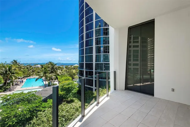 $39,000 | 2821 South Bayshore Drive, Unit 7B, Coconut Grove, FL 33133