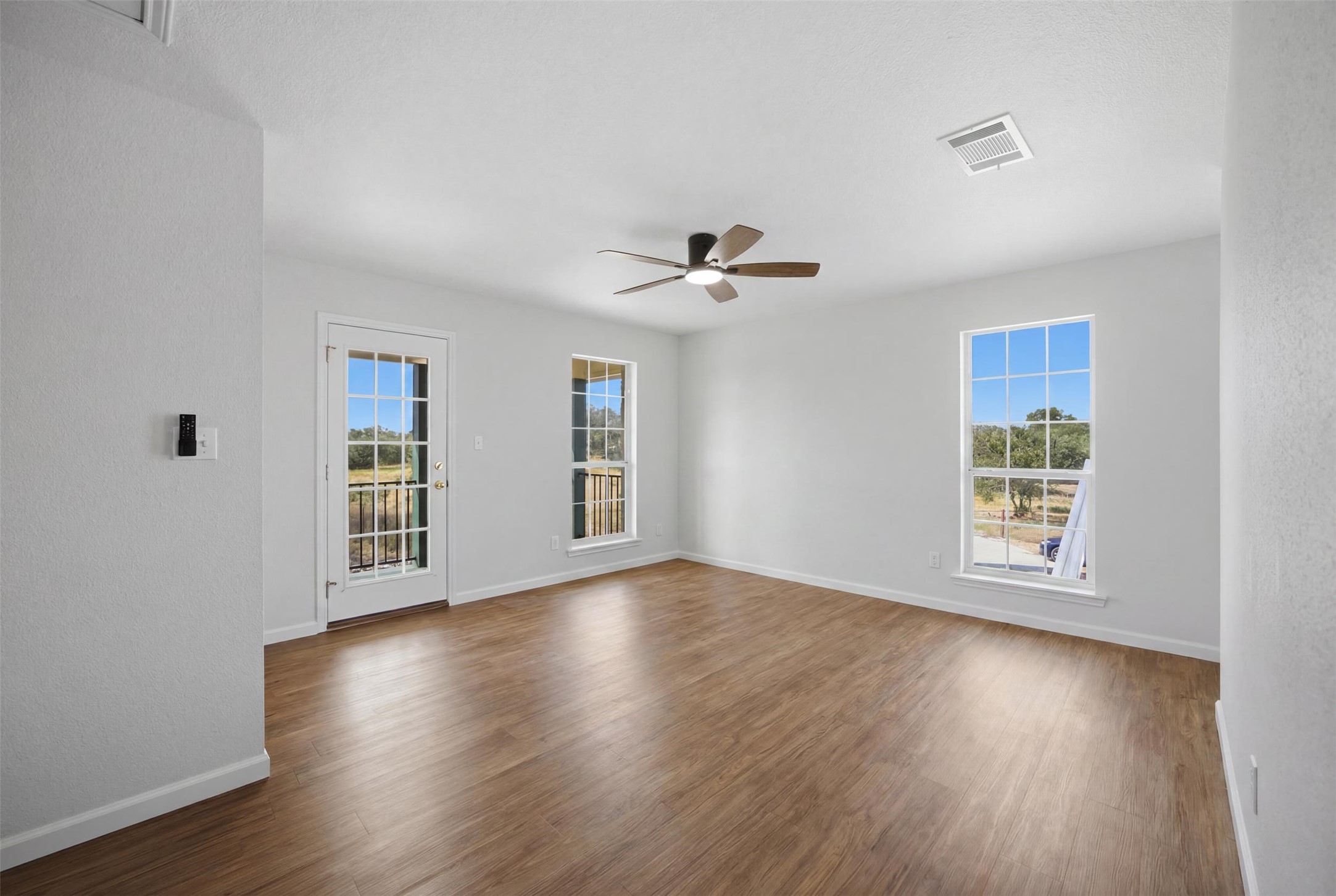 720 Spring Creek Road Florence, TX 76527 - Photo 21 of 40 View of unfurnished upstairs family room.