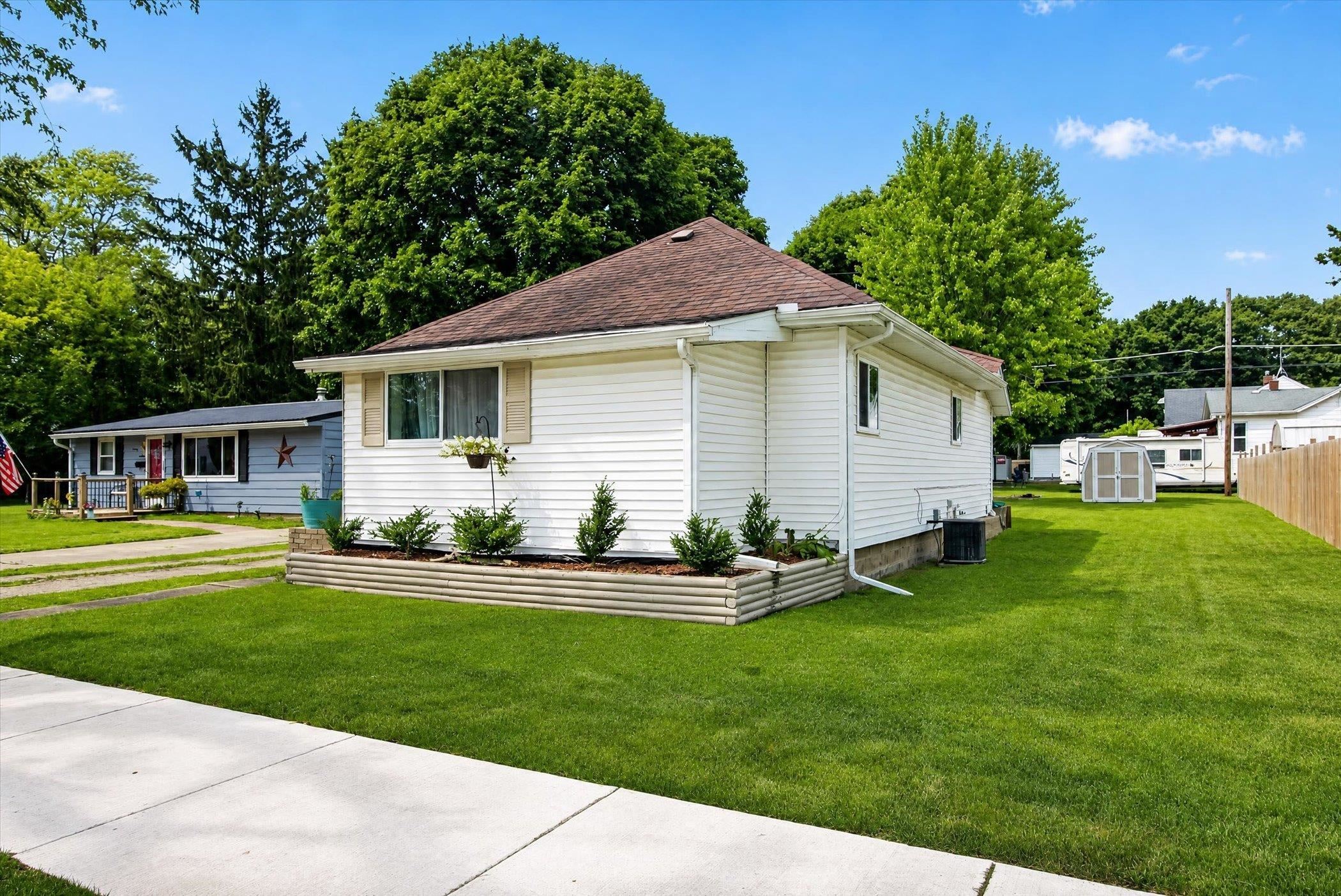 1215 Rosedale Street Alma, MI 48801 - Photo 2 of 32 Gallery Image 2