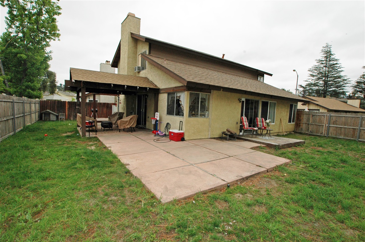 10106 Cliffside Place Spring Valley, CA 91977 - Photo 4 of 25 Gallery Image 4
