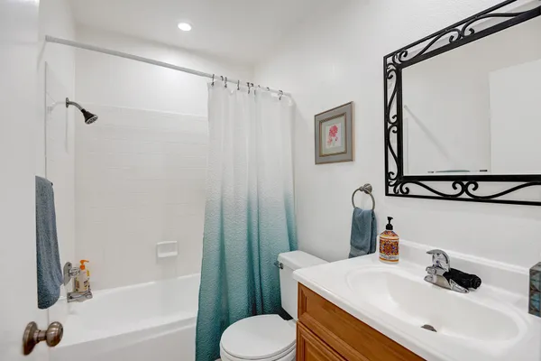 $2,800 | 235 VÃa Rengo, Palm Desert, CA 92260