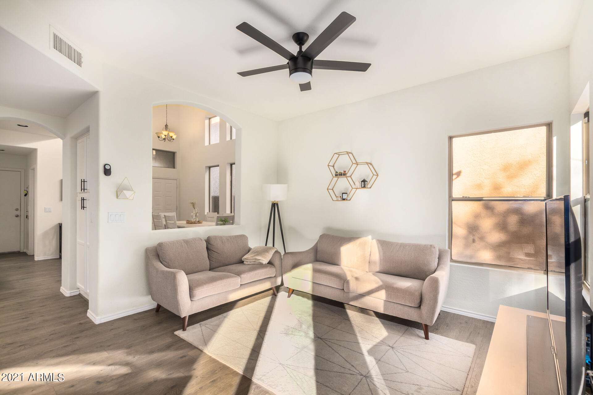 10537 West Almeria Road Avondale, AZ 85392 - Photo 12 of 34 0009-09-Almeria