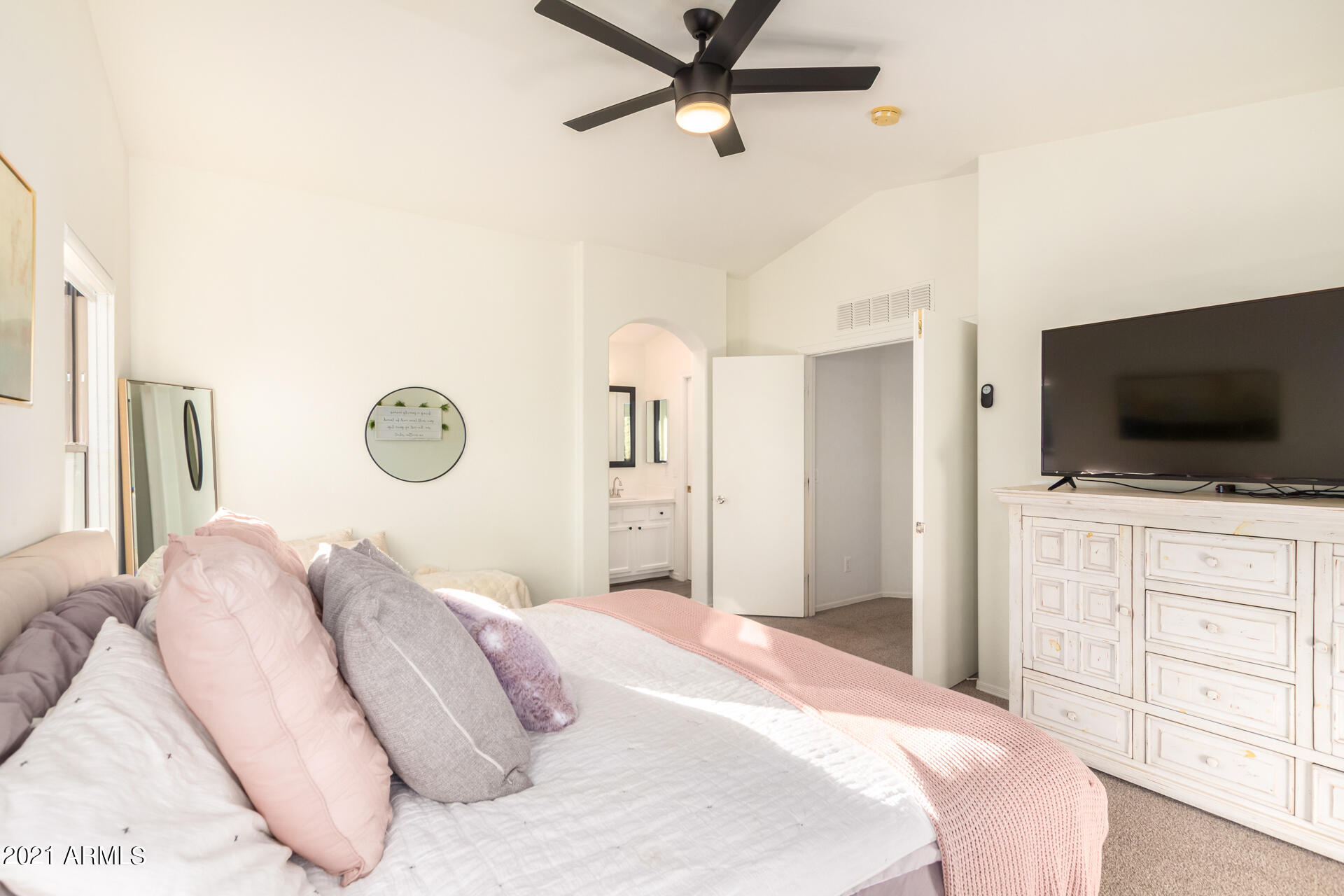 10537 West Almeria Road Avondale, AZ 85392 - Photo 18 of 34 0019-19-Almeria