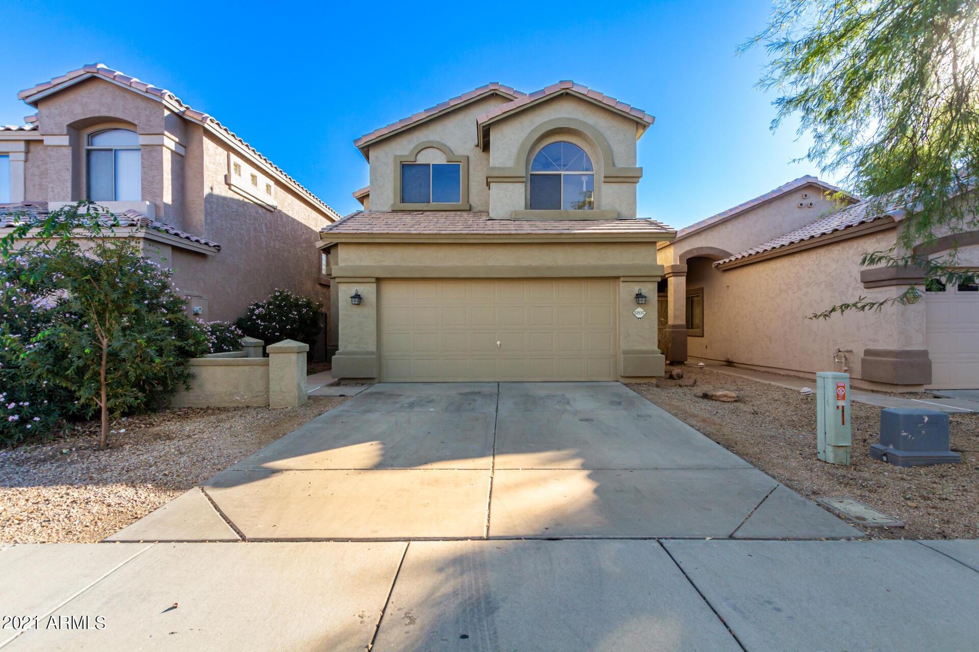 10537 West Almeria Road Avondale, AZ 85392 - Photo 3 of 34 0002-01-Almeria