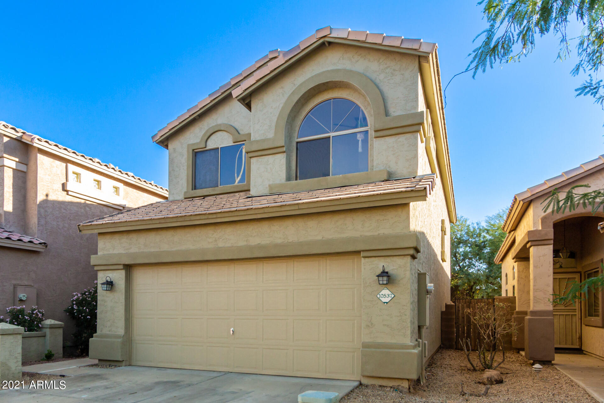10537 West Almeria Road Avondale, AZ 85392 - Photo 4 of 34 0006-06-Almeria