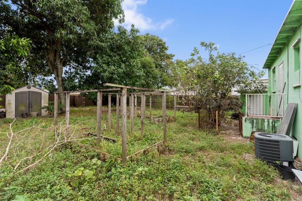 282 East 55th Street Hialeah, FL 33013 - Photo 47 of 50