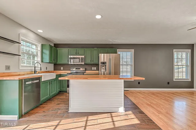 $389,000 | 426 Neal Drive, Bluff City, TN 37618