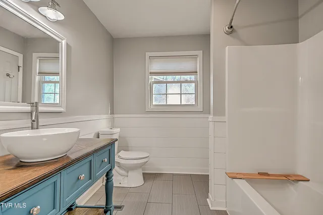 $389,000 | 426 Neal Drive, Bluff City, TN 37618