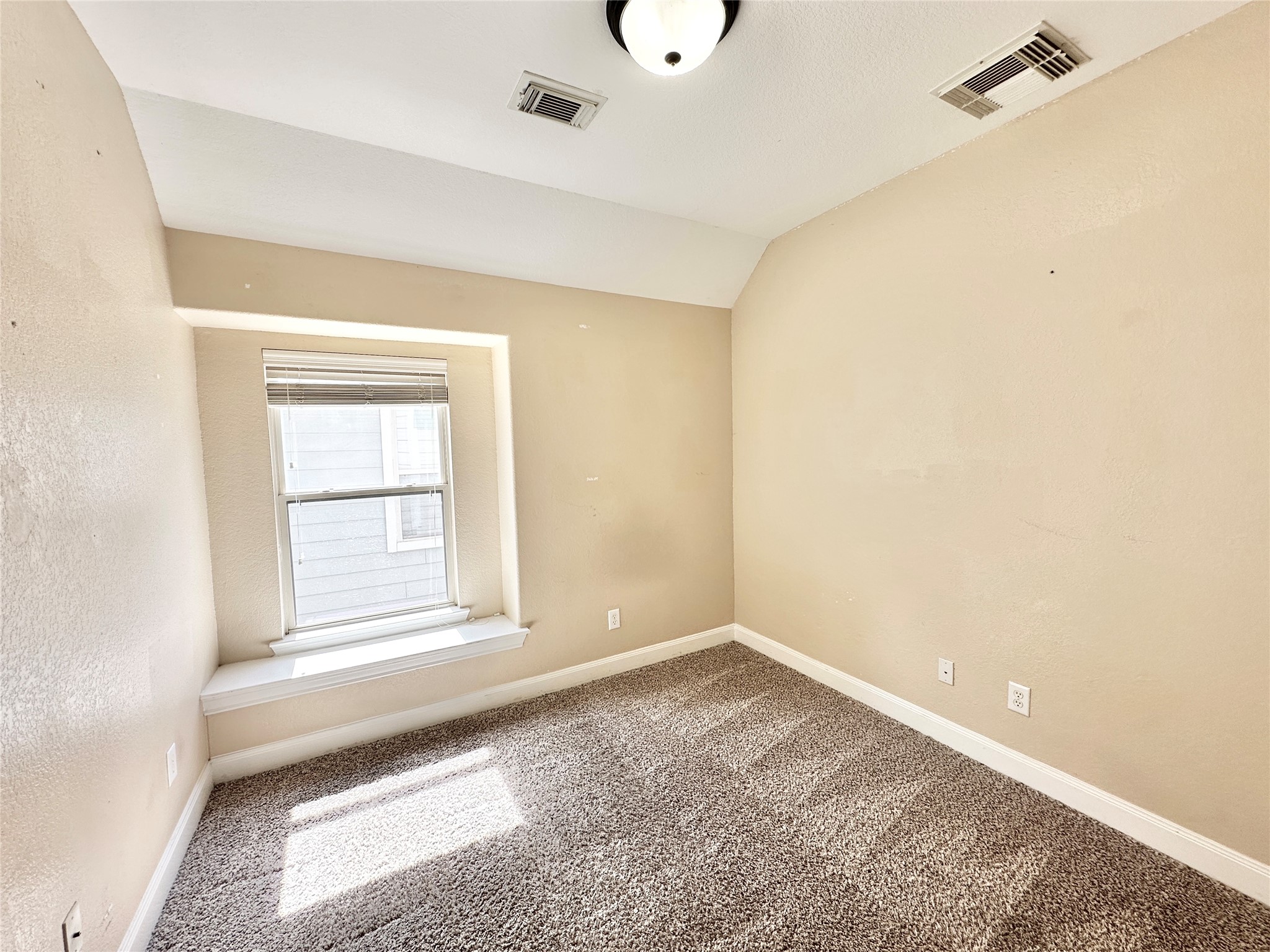 43 Panterra Way Spring, TX 77382 - Photo 12 of 17 an empty room with a window