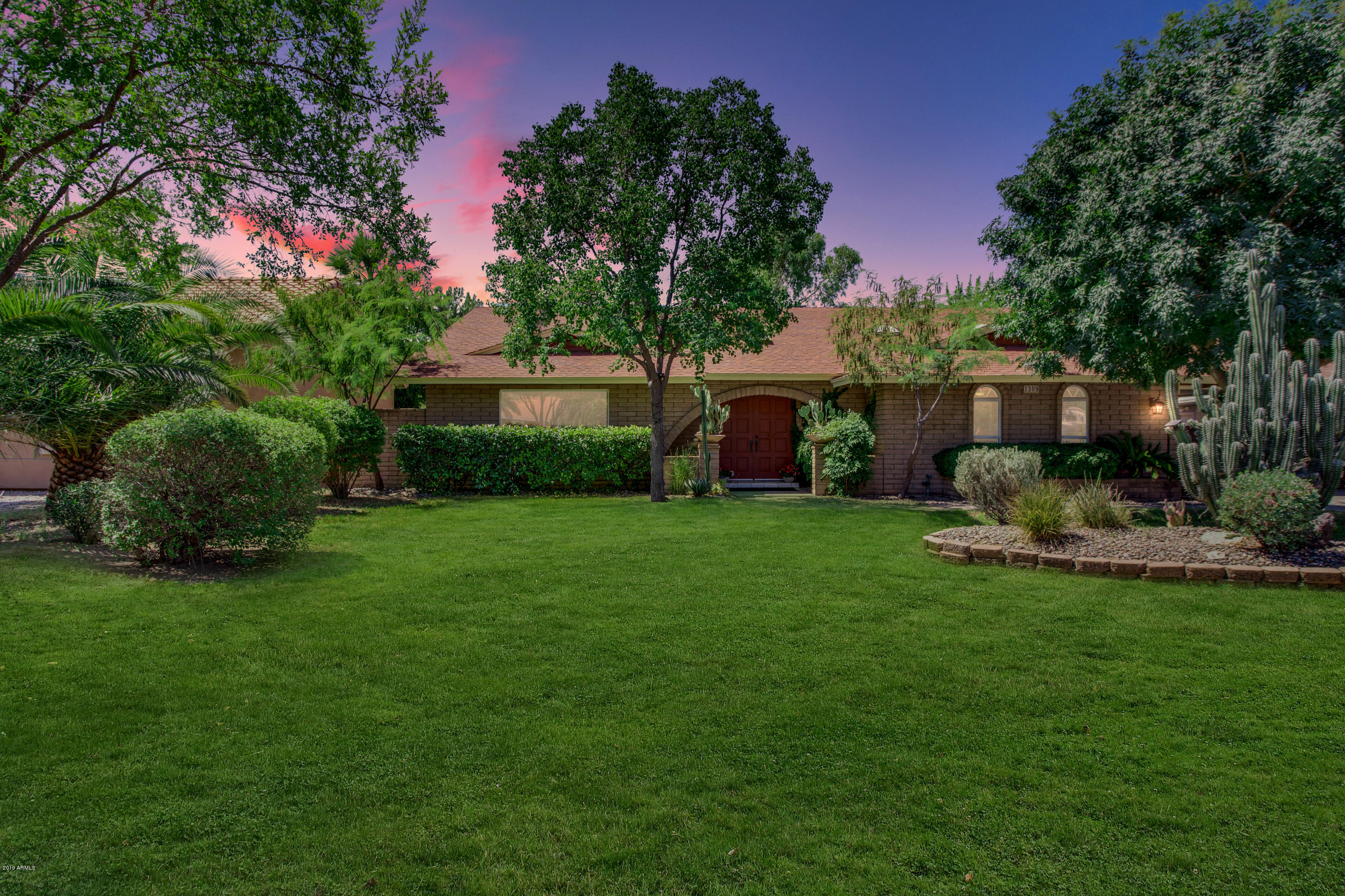 1309 West Ocotillo Road Phoenix, AZ 85013 - Photo 3 of 73 Lovely front yard