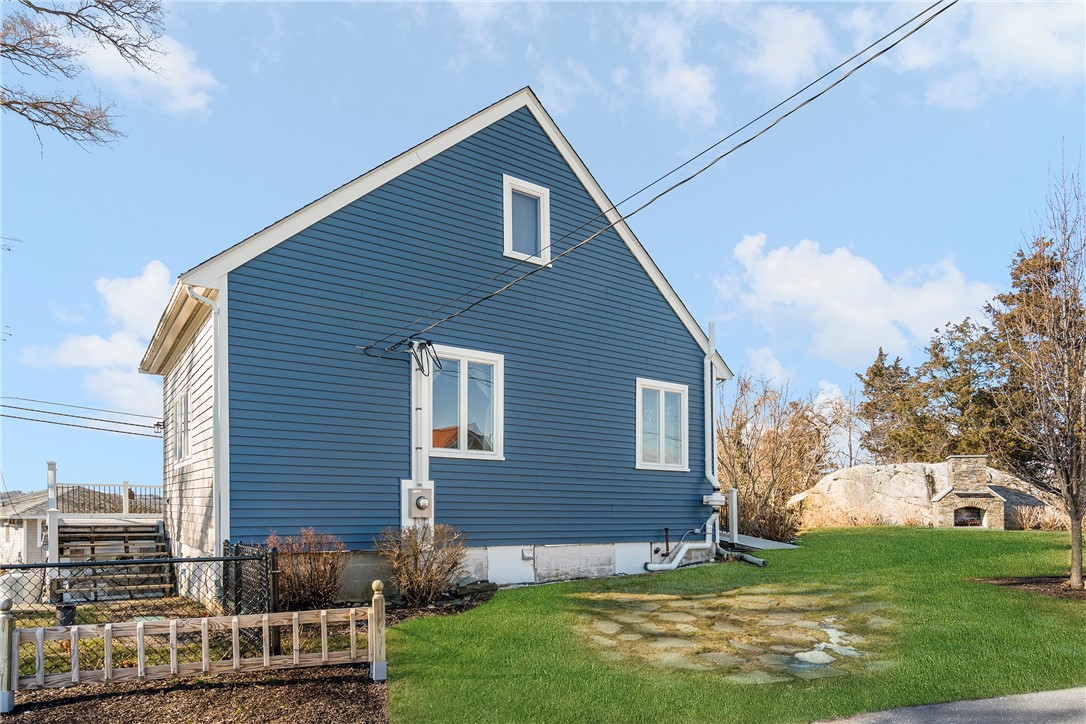 1155 Anthony Road Portsmouth, RI 02871 - Photo 3 of 45