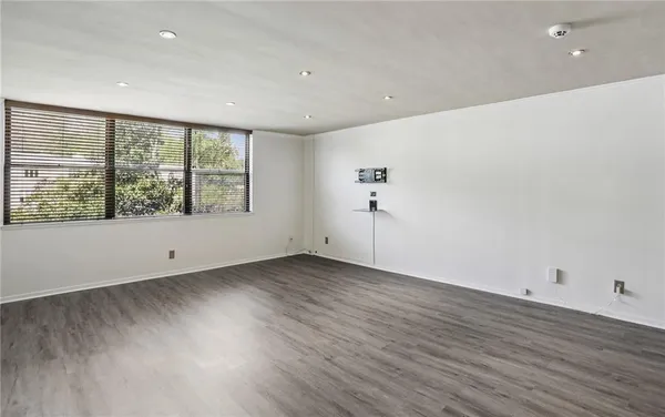 $184,000 | 2965 Pharr Ct S Northwest, Unit 316, Atlanta, GA 30305