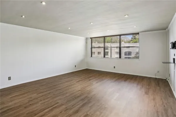 $184,000 | 2925 Pharr Court Northwest, Unit 316, Atlanta, GA 30305