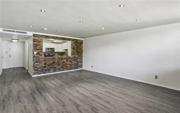 $184,000 | 2965 Pharr Ct S Northwest, Unit 316, Atlanta, GA 30305