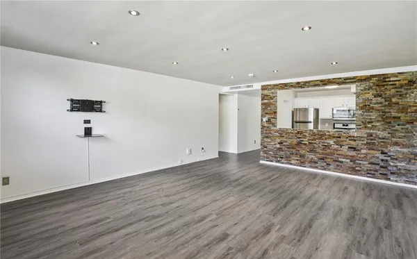 $184,000 | 2965 Pharr Ct S Northwest, Unit 316, Atlanta, GA 30305