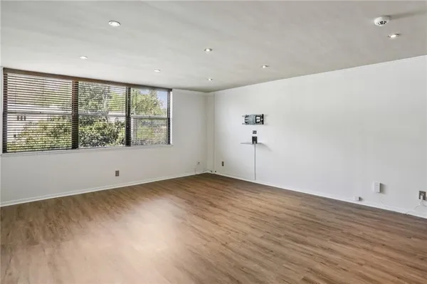 $184,000 | 2925 Pharr Court Northwest, Unit 316, Atlanta, GA 30305