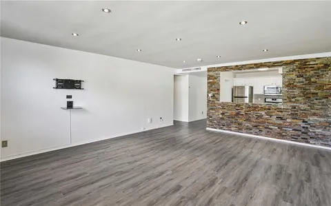 $184,000 | 2965 Pharr Ct S Northwest, Unit 316, Atlanta, GA 30305