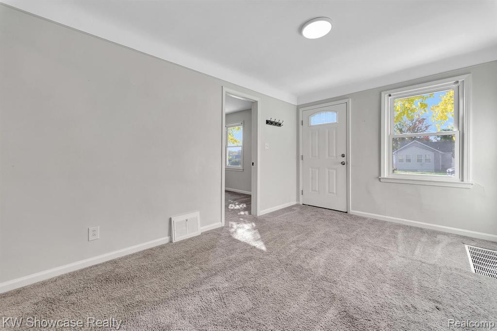 20752 Inkster Road Southfield, MI 48033 - Photo 5 of 21