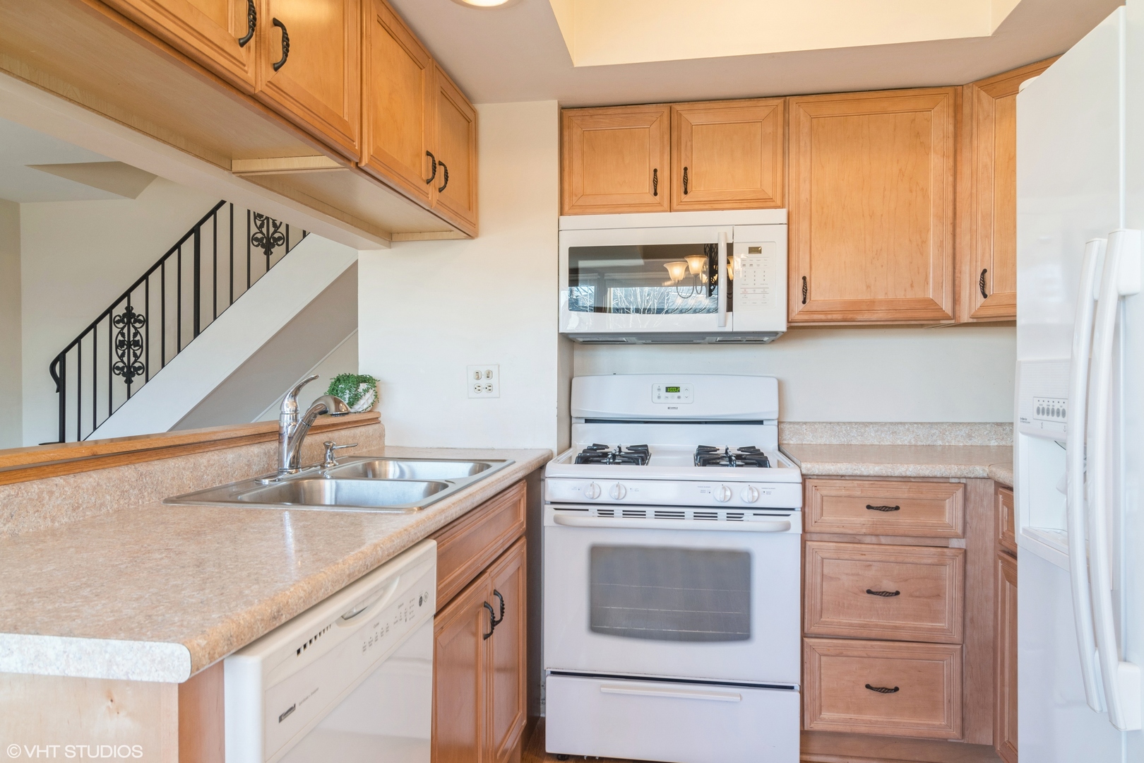 552 Inverrary Lane Deerfield, IL 60015 - Photo 8 of 23