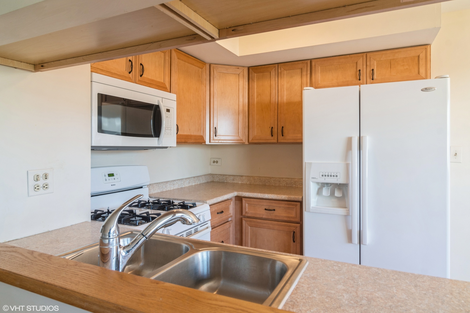 552 Inverrary Lane Deerfield, IL 60015 - Photo 9 of 23