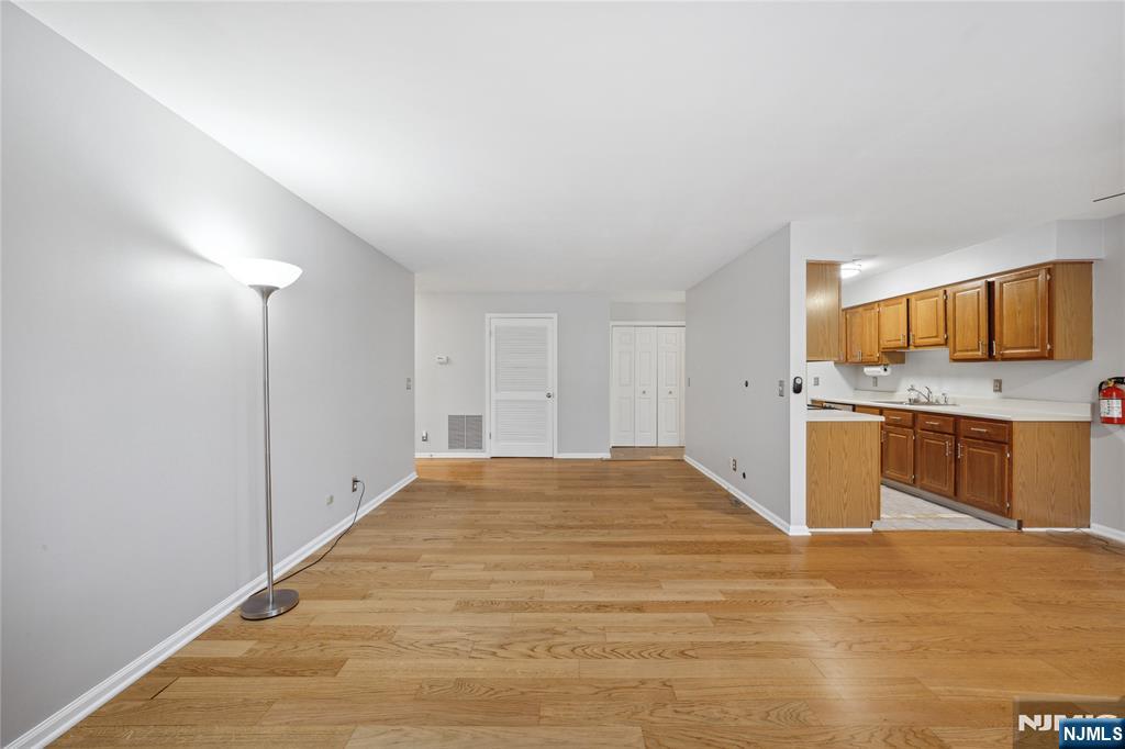 70 Harristown Road, Unit 1 Fair Lawn, NJ 07410 - Photo 8 of 21