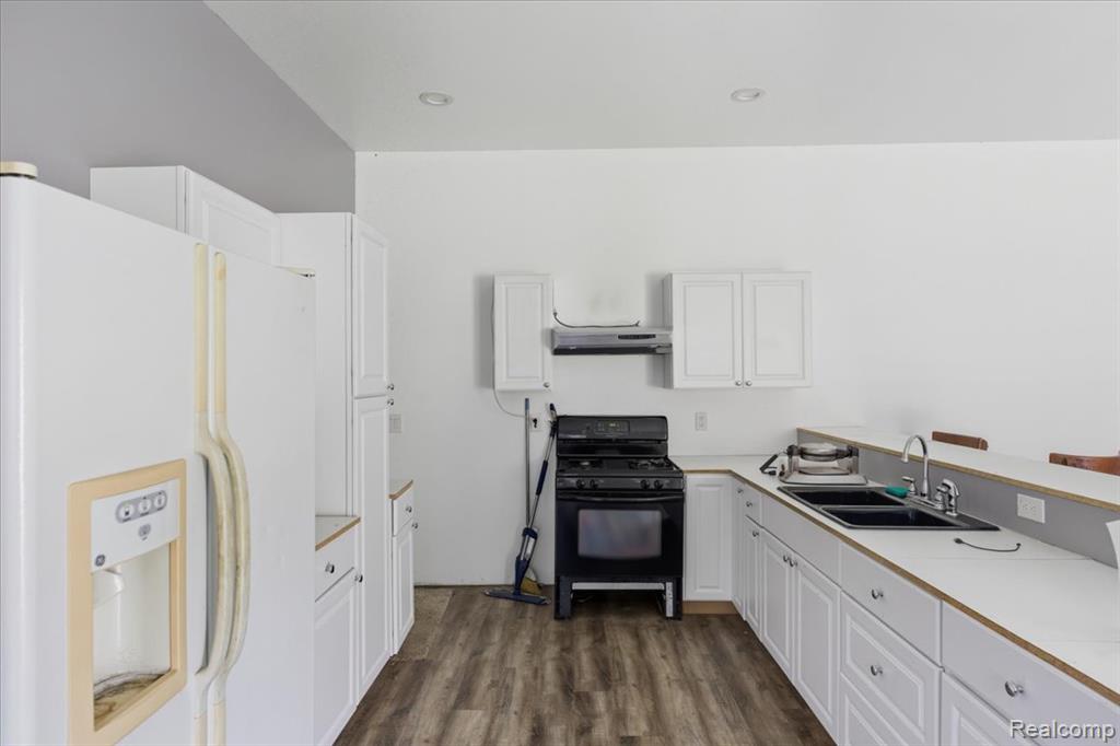 4718 Davison Road Lapeer, MI 48446 - Photo 15 of 36