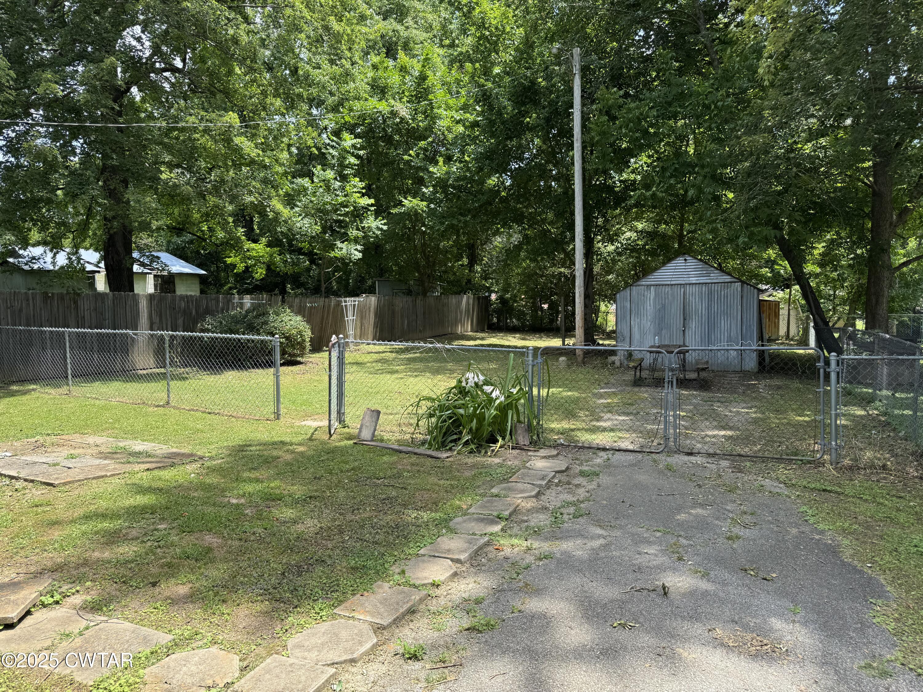 50 Webber Street Jackson, TN 38301 - Photo 6 of 25 IMG_0356