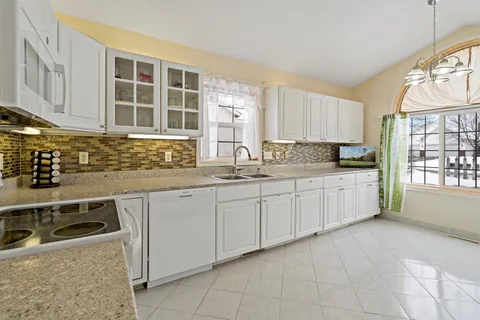 $475,000 | 3690 Commonwealth Road, Woodbury, MN 55125