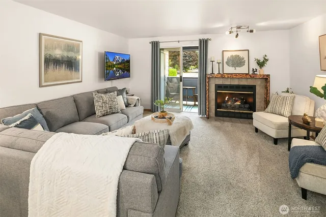 $384,999 | 260 Newport Way Northwest, Unit 23, Issaquah, WA 98027