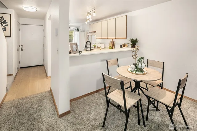 $384,999 | 260 Newport Way Northwest, Unit 23, Issaquah, WA 98027