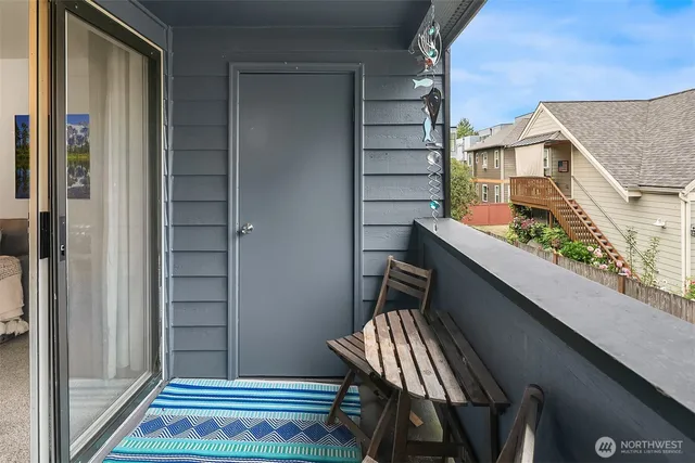 $384,999 | 260 Newport Way Northwest, Unit 23, Issaquah, WA 98027