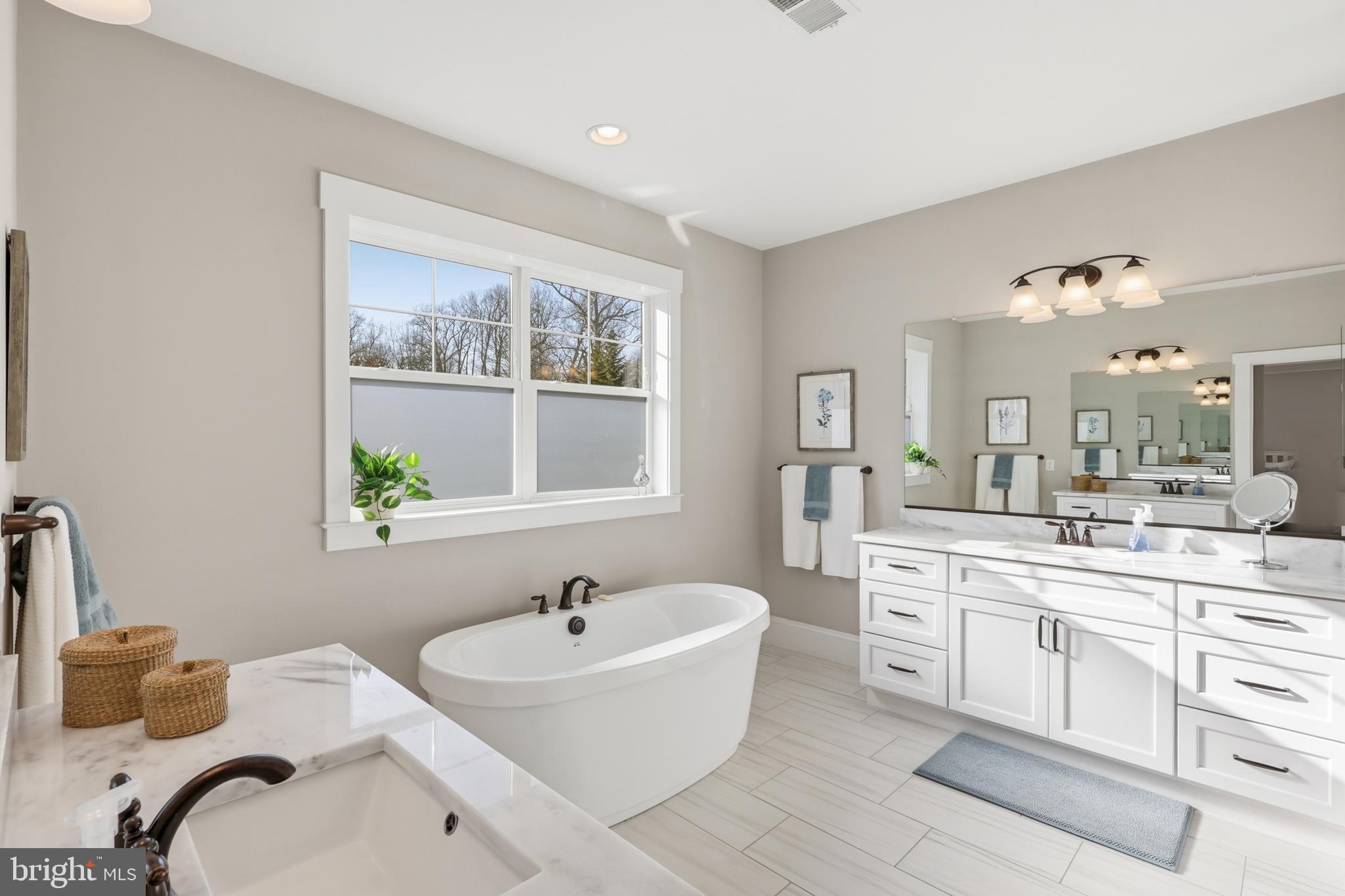 9206 Fernwood Road Bethesda, MD 20817 - Photo 20 of 43 primary bathroom