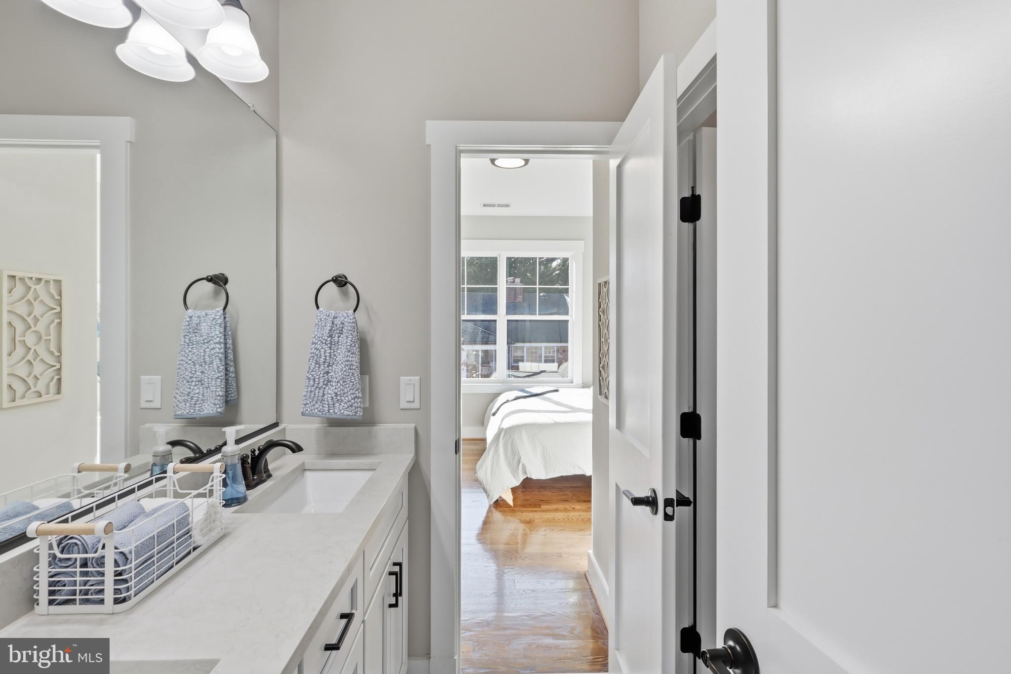 9206 Fernwood Road Bethesda, MD 20817 - Photo 22 of 43 Jack and Jill bathroonm