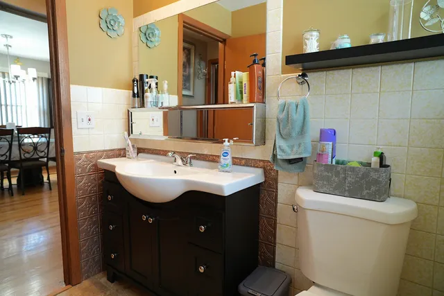 $349,999 | 1428 1/2 North Ashbel Avenue, Hillside, IL 60162