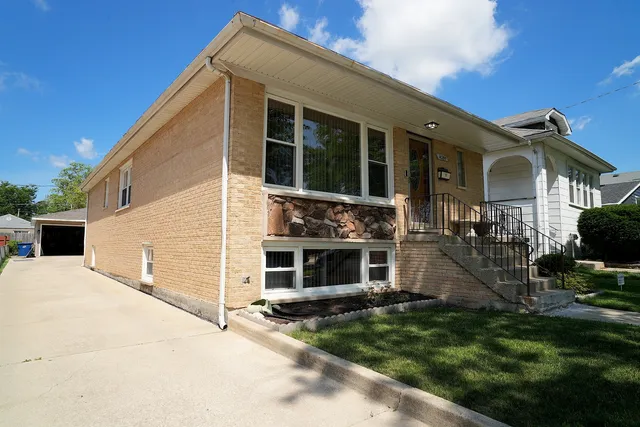 $349,999 | 1428 1/2 North Ashbel Avenue, Hillside, IL 60162