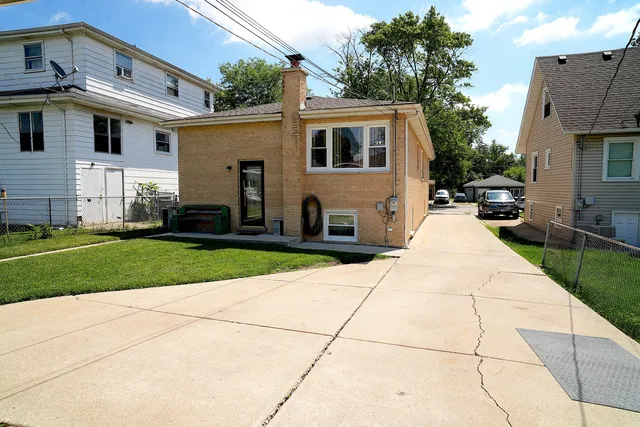 $349,999 | 1428 1/2 North Ashbel Avenue, Hillside, IL 60162