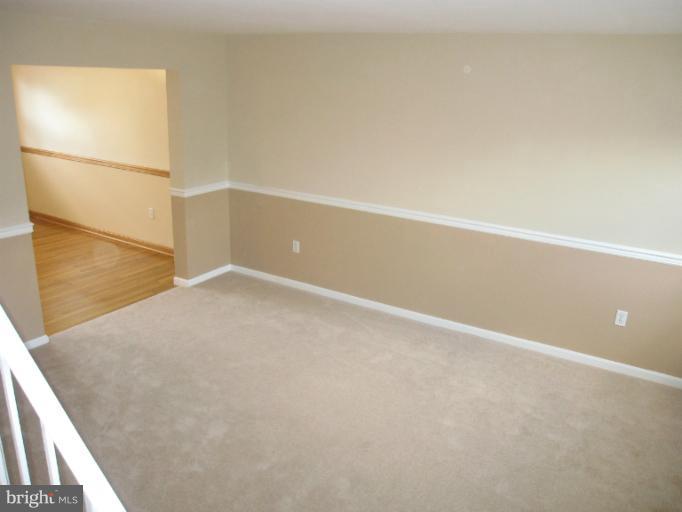 730 Kingston Road Baltimore, MD 21220 - Photo 21 of 23 Living Room