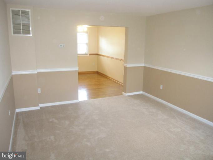 730 Kingston Road Baltimore, MD 21220 - Photo 8 of 23 Living Room