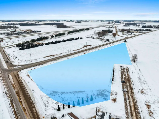 $200,000 | 55 State Highway, Unit 1, Pulaski, WI 54162