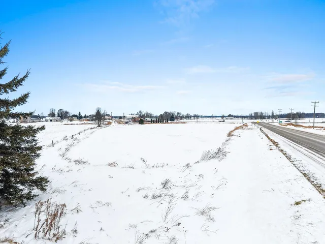 $200,000 | 55 State Highway, Unit 1, Pulaski, WI 54162