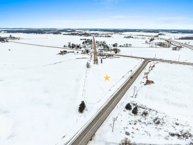 $200,000 | 55 State Highway, Unit 1, Pulaski, WI 54162