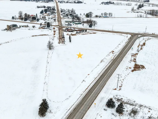 $200,000 | 55 State Highway, Unit 1, Pulaski, WI 54162