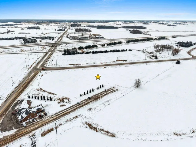 $200,000 | 55 State Highway, Unit 1, Pulaski, WI 54162