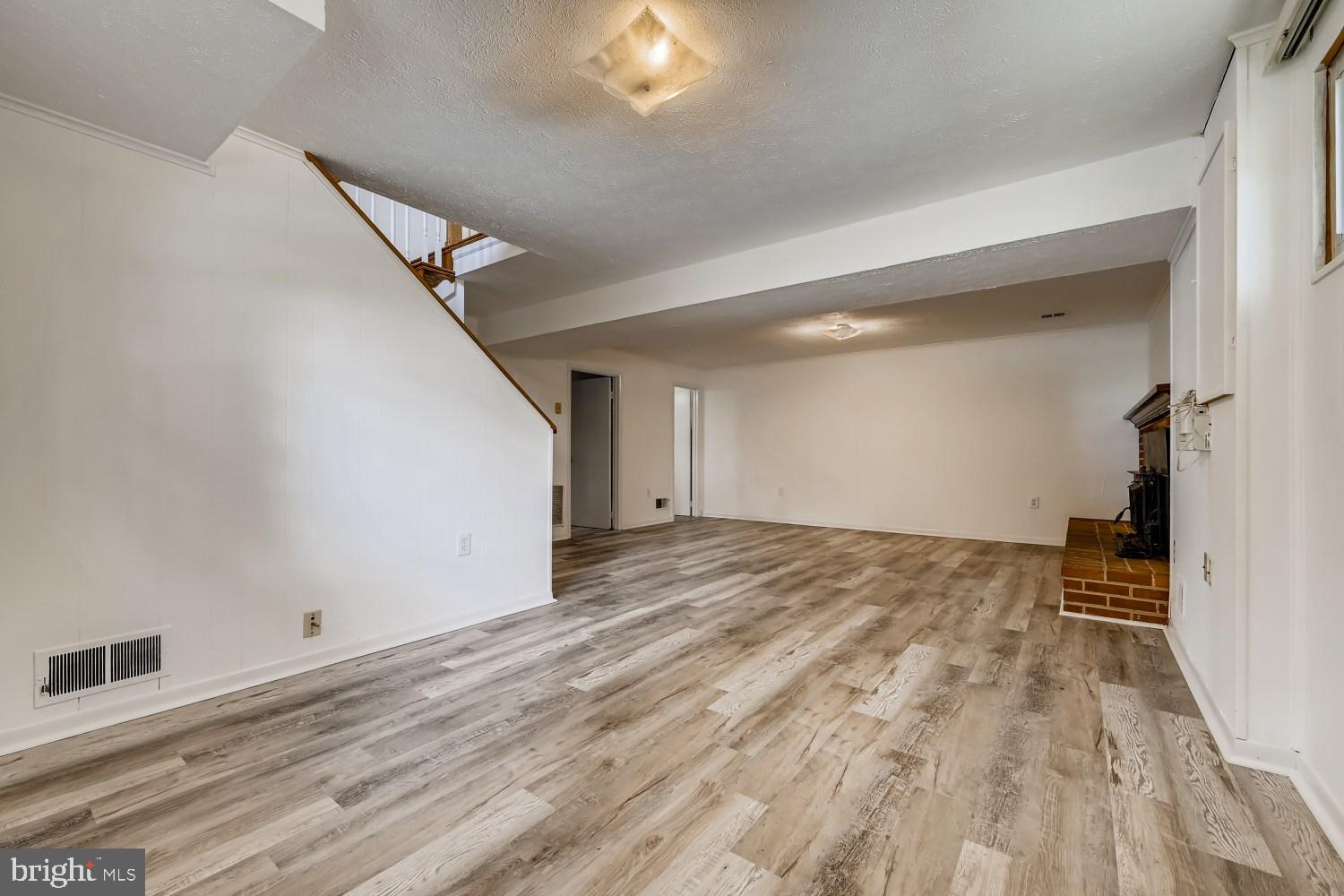 238 Rolling Road Gaithersburg, MD 20877 - Photo 16 of 25 Gallery Image 16