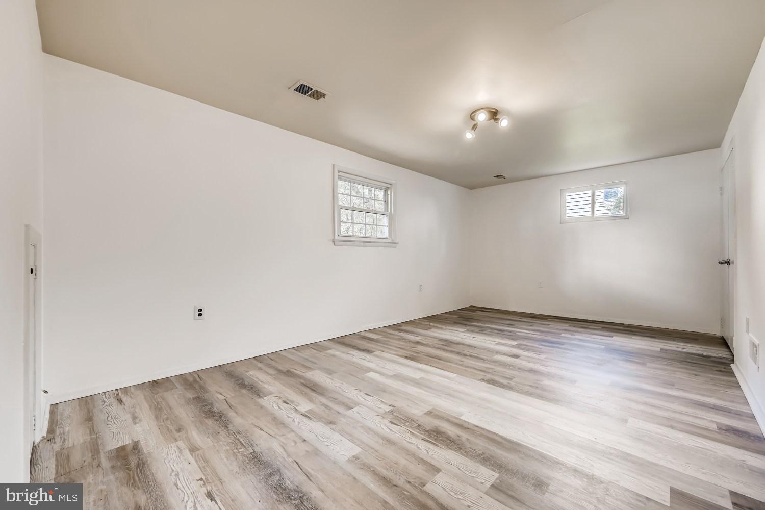 238 Rolling Road Gaithersburg, MD 20877 - Photo 17 of 25 Gallery Image 17