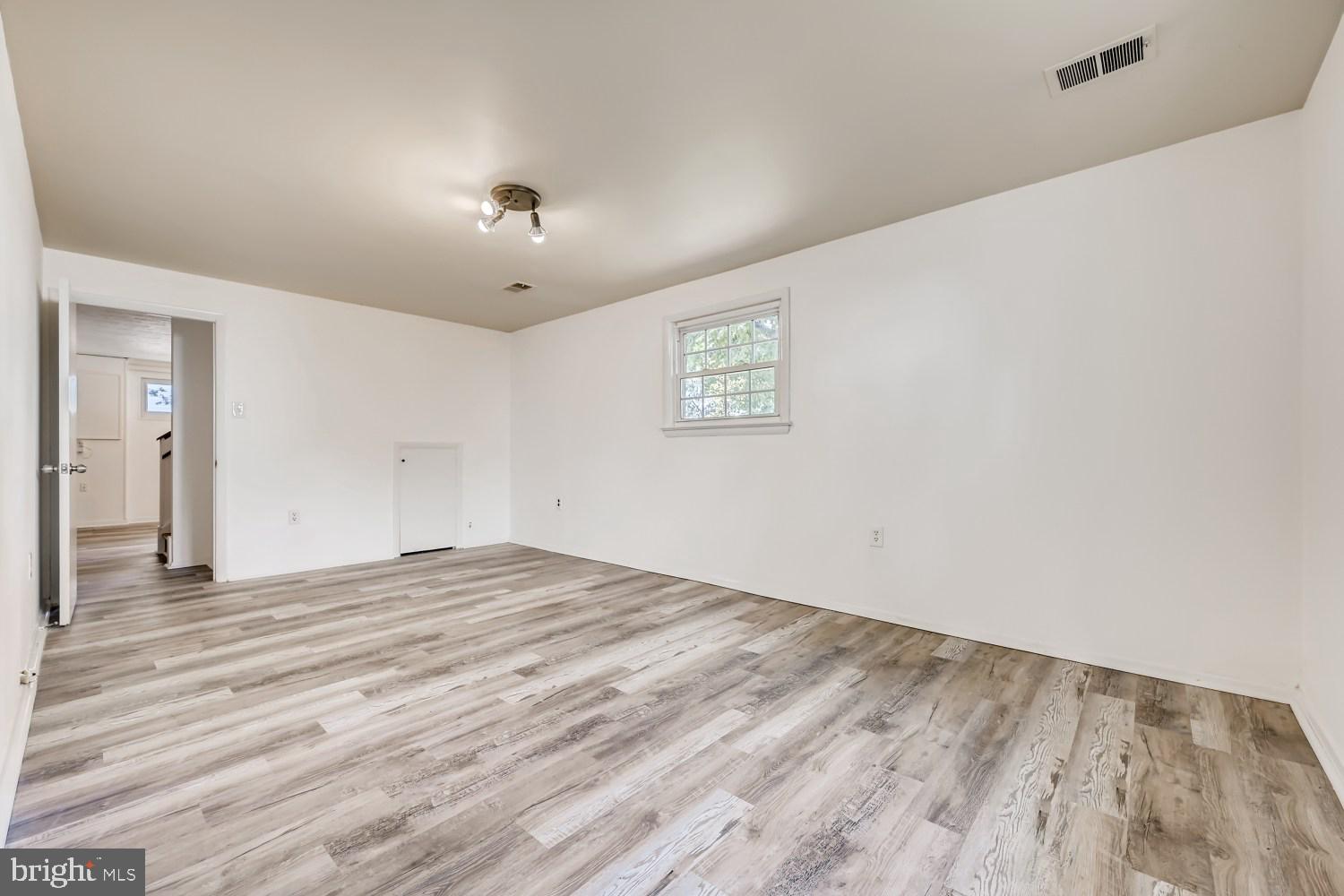 238 Rolling Road Gaithersburg, MD 20877 - Photo 18 of 25 Gallery Image 18