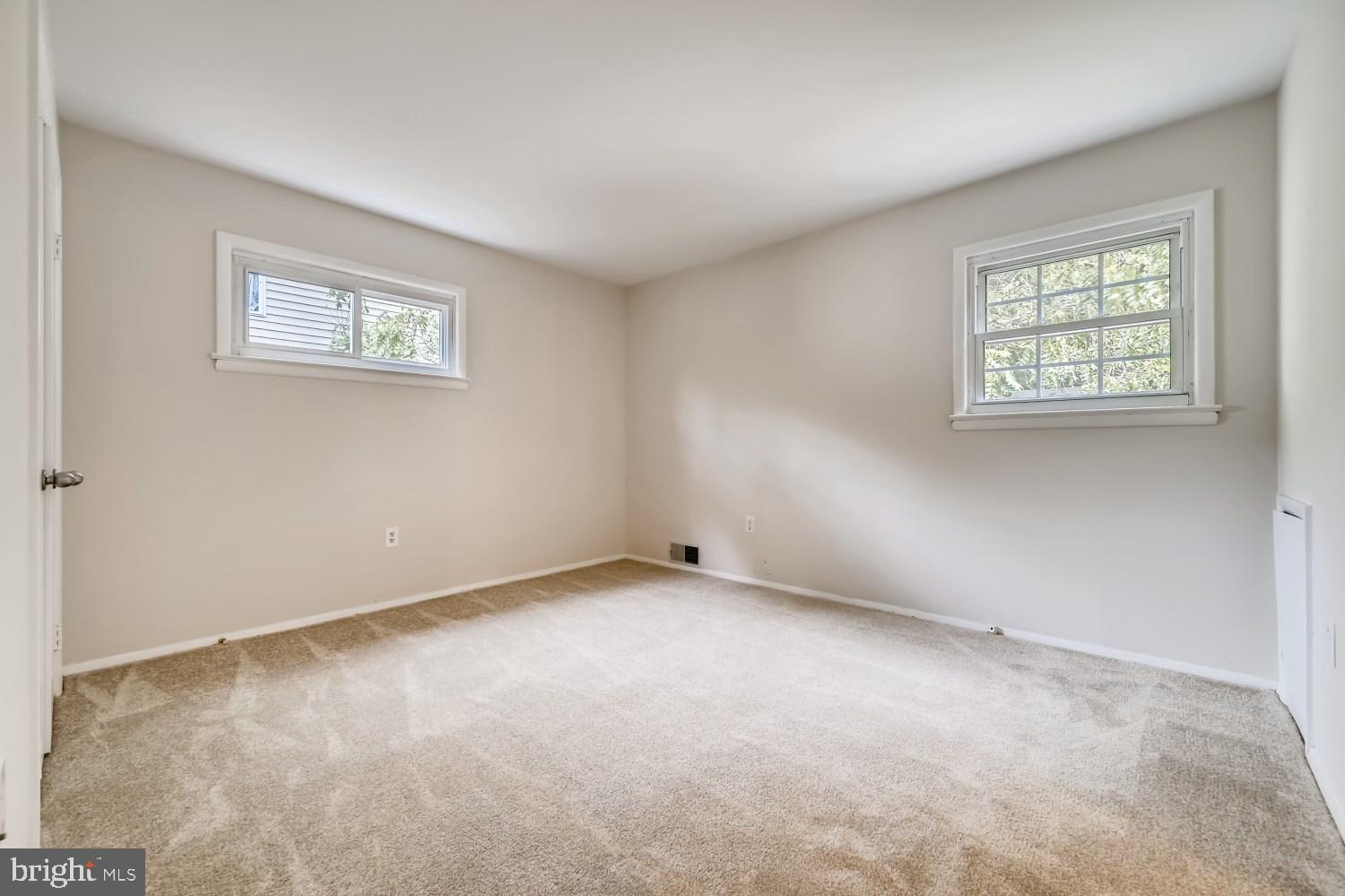 238 Rolling Road Gaithersburg, MD 20877 - Photo 8 of 25 Gallery Image 8