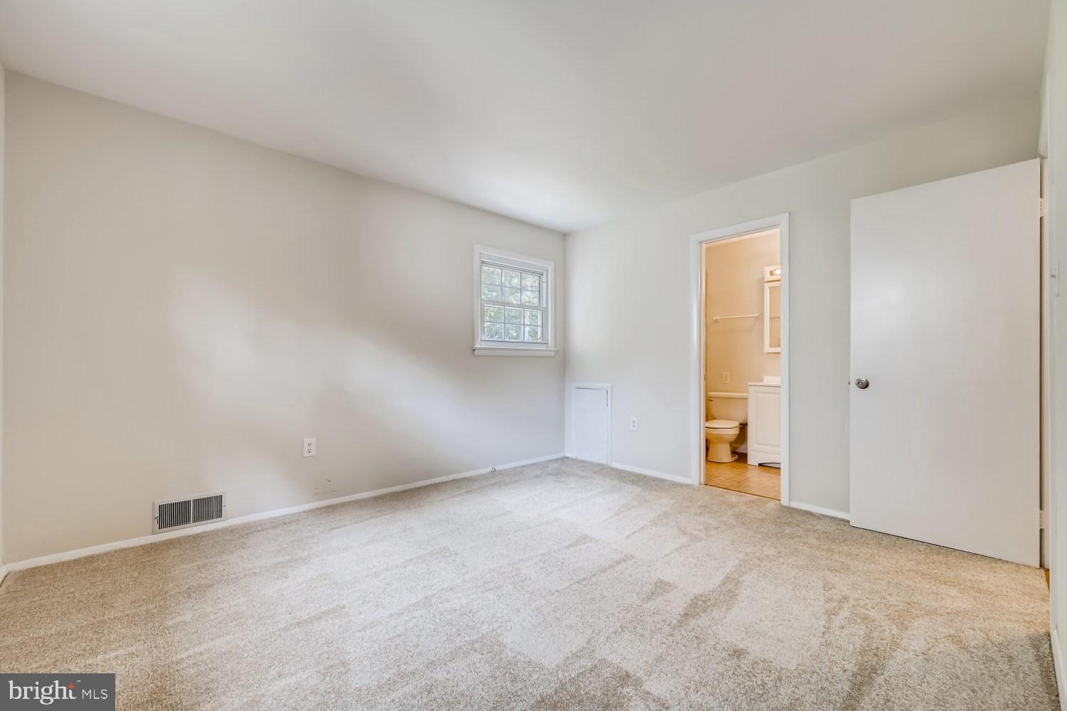 238 Rolling Road Gaithersburg, MD 20877 - Photo 9 of 25 Gallery Image 9