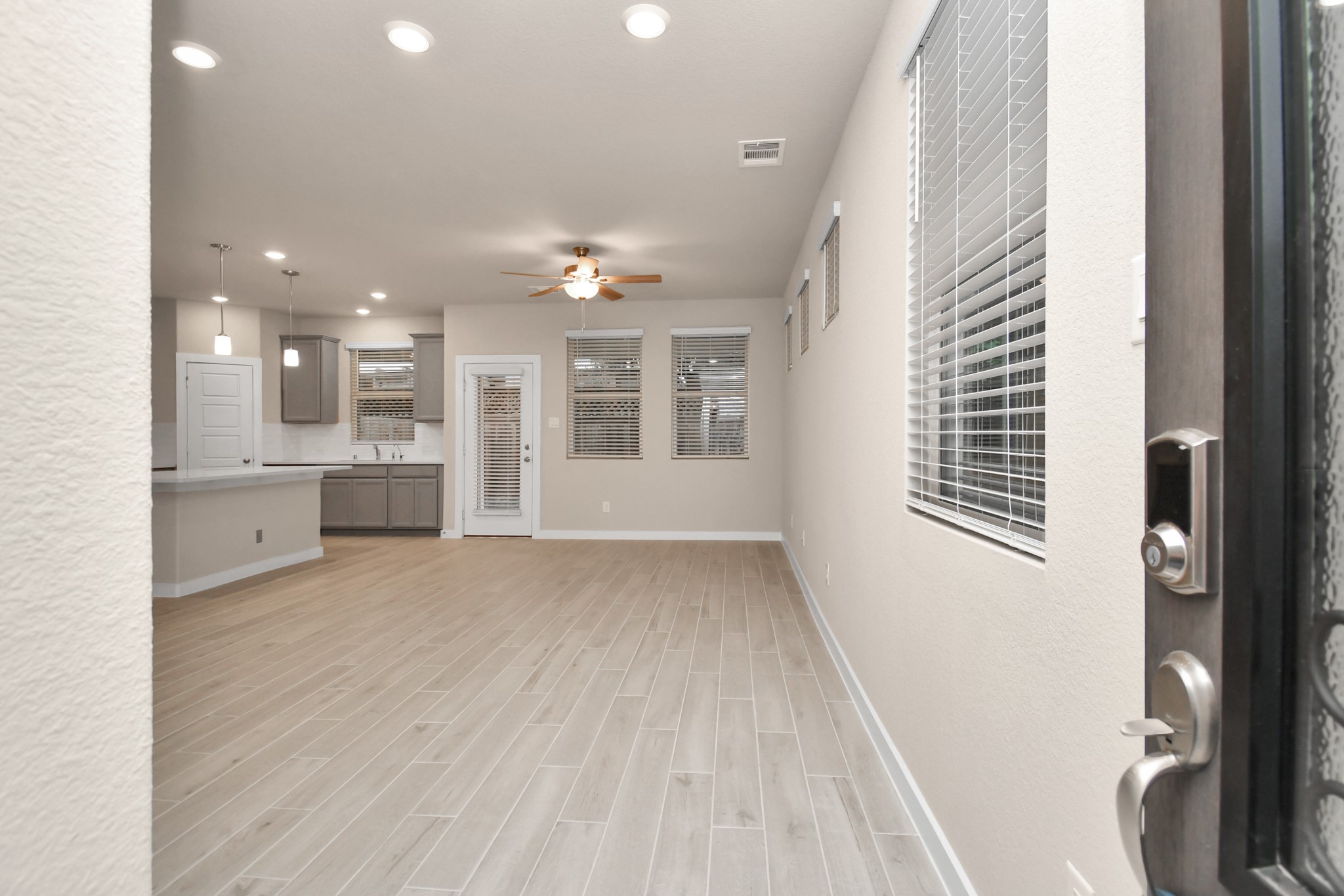 8515 Rising Strm Drive Houston, TX 77063 - Photo 3 of 43