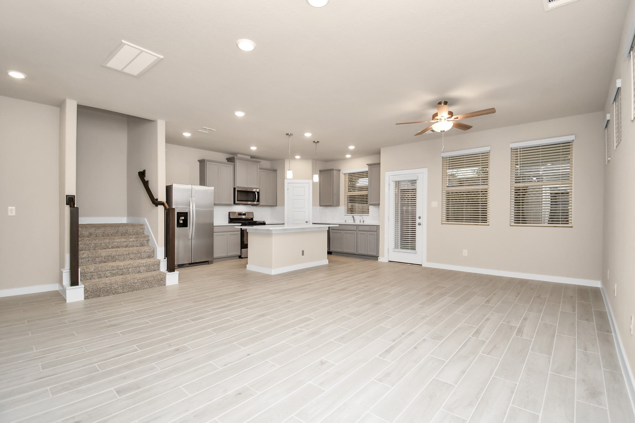 8515 Rising Strm Drive Houston, TX 77063 - Photo 4 of 43